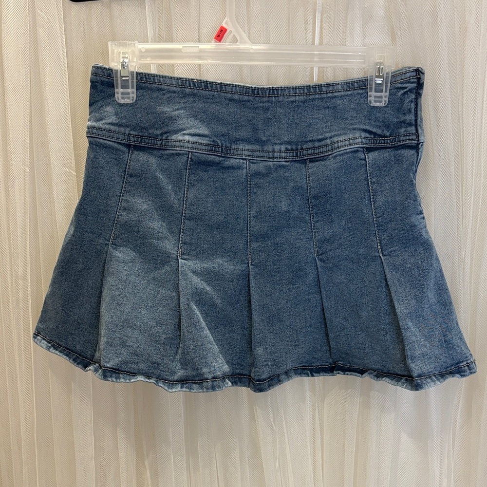 🔥4/$20 Refuge Blue Pleated Mini Skirt🔥